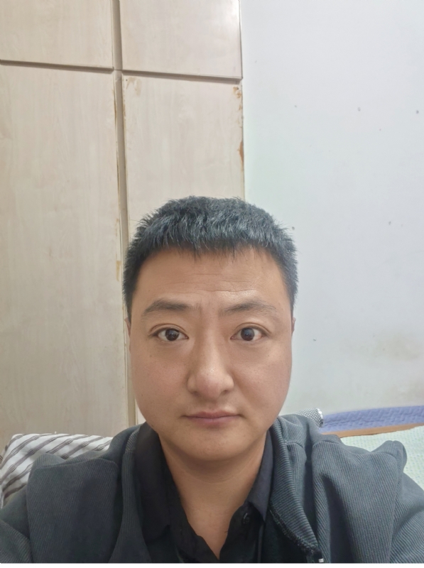 追爱大叔的第一张照片--珠海相亲服务中心