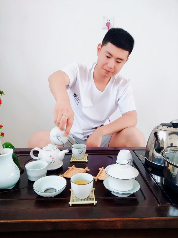 日月的第三张照片--珠海相亲服务中心