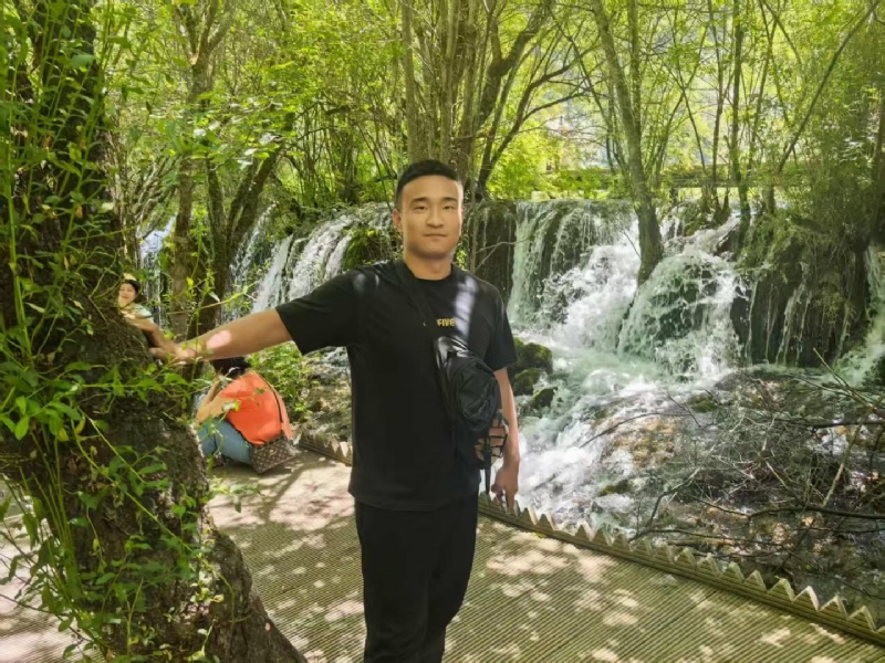 不管多累的第一张照片--珠海相亲服务中心