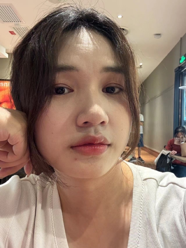 粉墨的第一张照片--珠海相亲服务中心