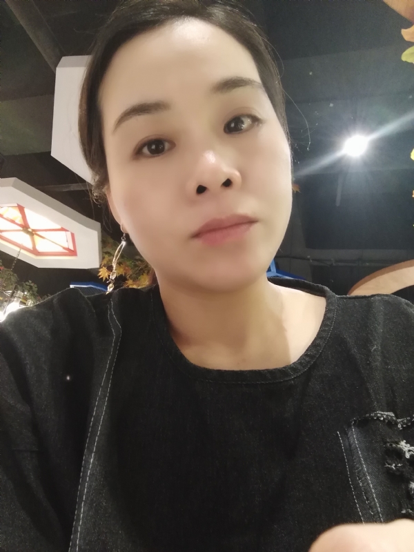 喜欢黑巧的第一张照片--珠海相亲服务中心